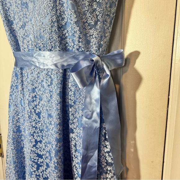 Tahari Sleeveless Carolina Blue White/Silver Sheer Overlay w Ribbon Sash | Sz 4 - Picture 11 of 13